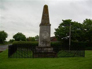 John Hampden monument