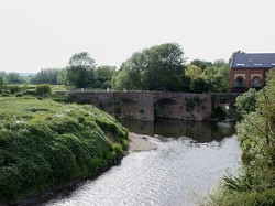 Powick bridge viewed from the east from the modern bridge over the Teme.