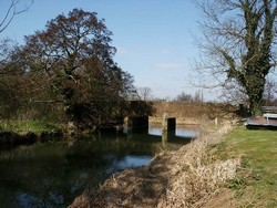 Cropredy bridge from the south, with the parliamentarian final position on the west (left) bank of the river Cherwell and the royalist on the east (right) bank. The bridge has been completely rebuilt at least once in the centuries since the battle was fought.